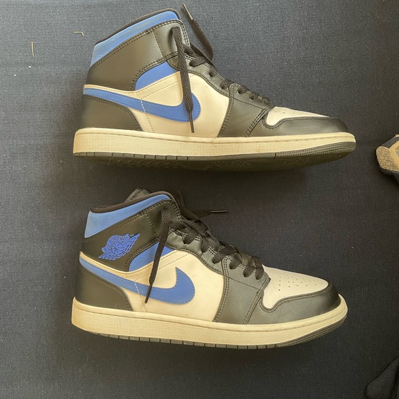 Jordan 1 mids worn a couple times - Picture 6 of 6